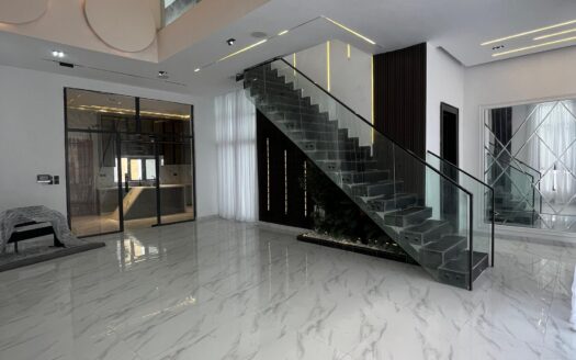 5 Bedroom Fully Detached Duplex