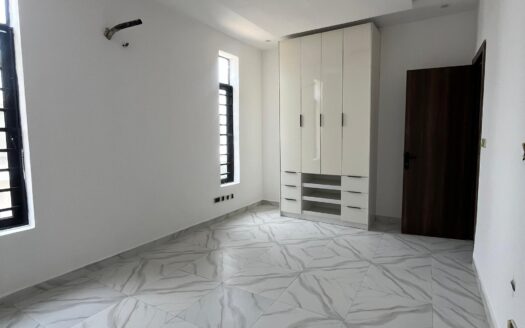 5 Bedroom Fully Detached Duplex in Chevron