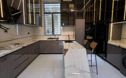 5 Bedroom Detached Duplex in Chevron
