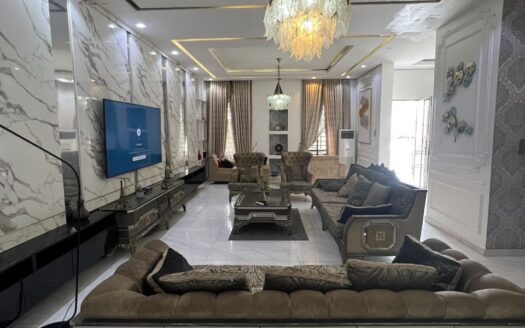 5 BEDROOM FULLY DETACHED DUPLEX