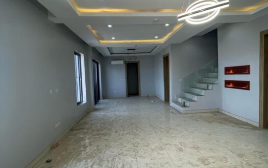 4 Bedroom Maisonette with Bq