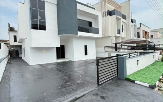 4 Bedroom Fully Detached Duplex with Bq