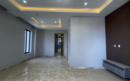 4 Bedroom Maisonette with Bq