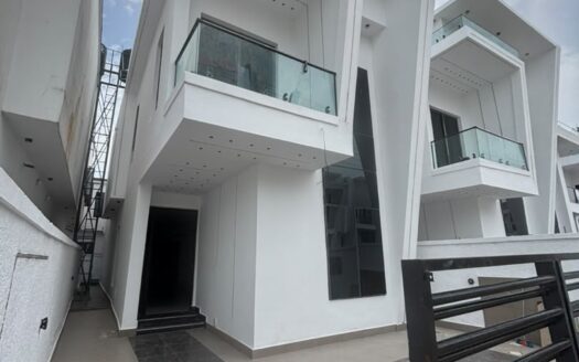 4 Bedroom Fully Detached duplex