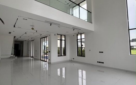 5 BEDROOM SEMI DETACHED TRIPLEX WITH 2 BQ