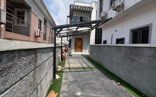 4 BEDROOM SEMI DETACHED DUPLEX WITH BQ